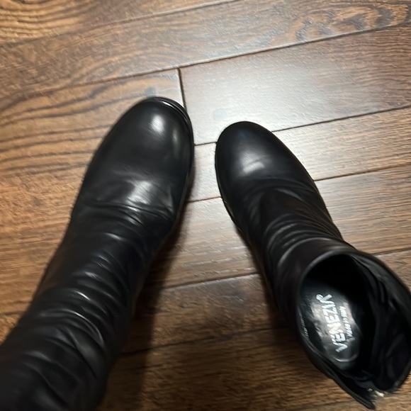 Venezia ,Italian leather boots. Very elegant, great condition with read heels. - Picture 5 of 6